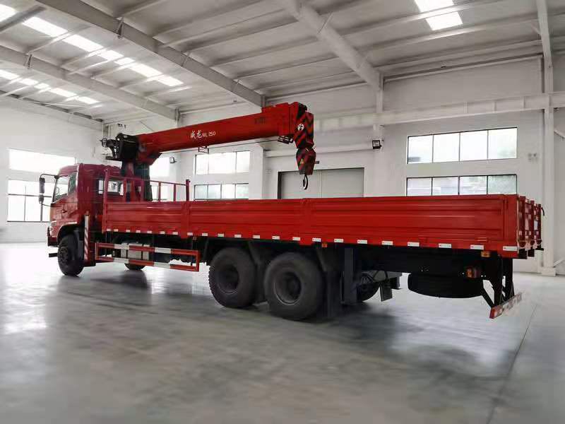 東風(fēng)暢行D3V后八輪威龍12噸4節(jié)臂吊機